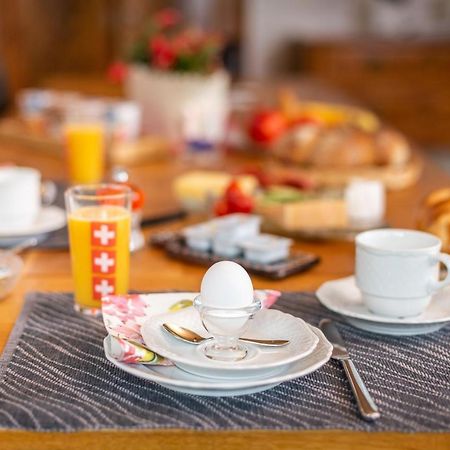 Mybednbreakfast In Bottmingen Panzió Kültér fotó