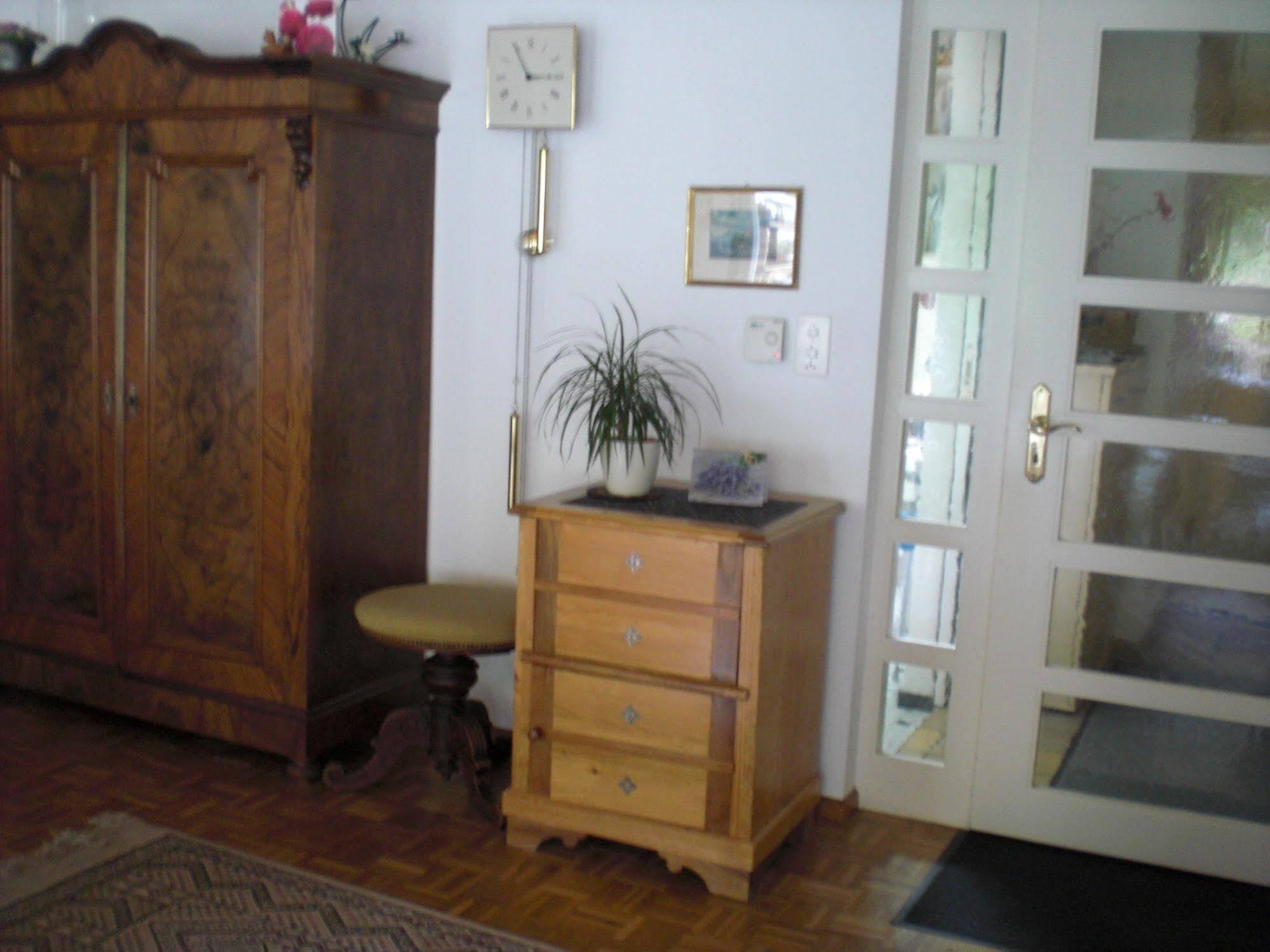 Mybednbreakfast In Bottmingen Panzió Kültér fotó