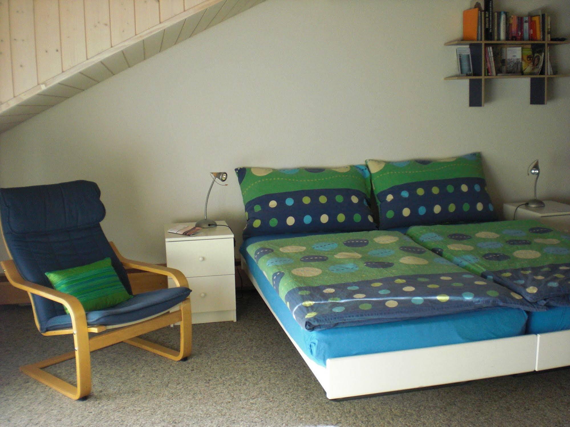 Mybednbreakfast In Bottmingen Panzió Kültér fotó