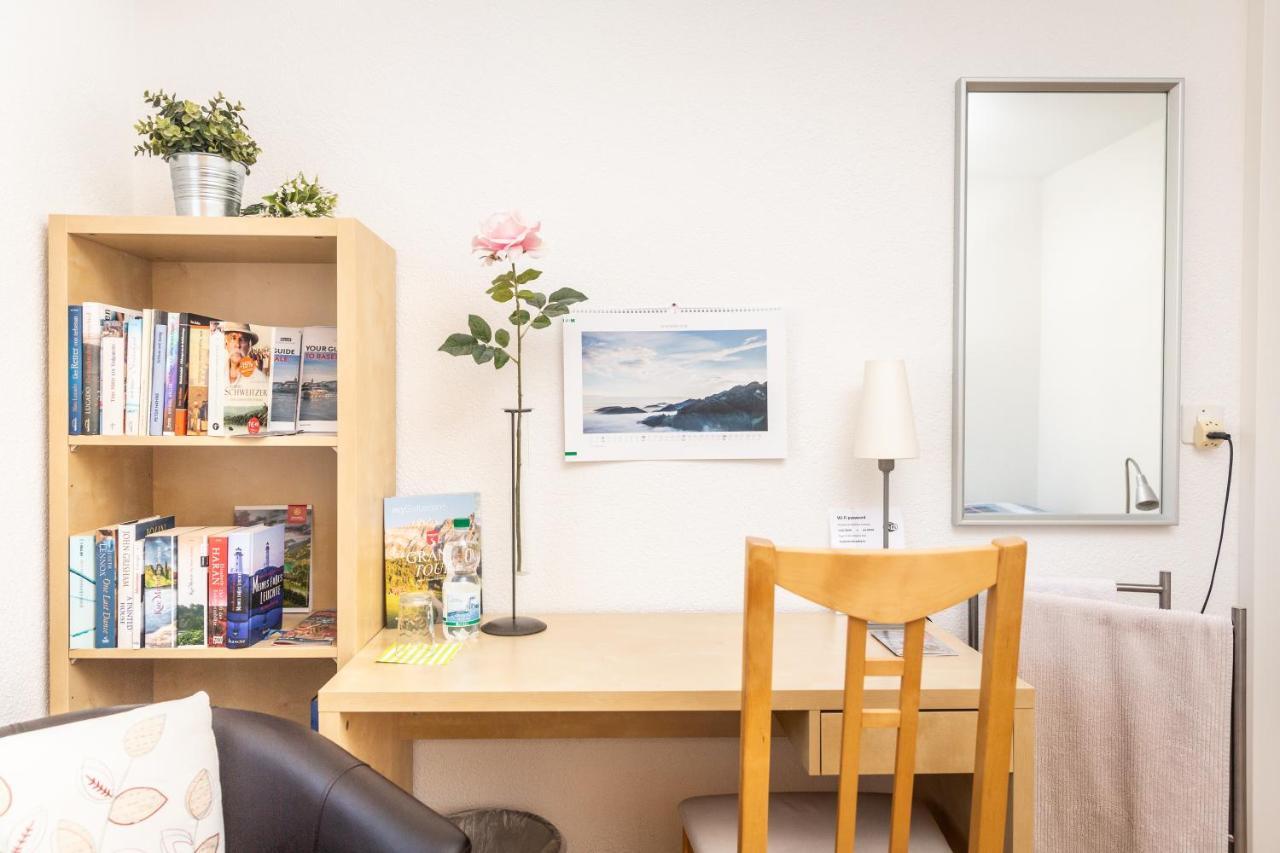 Mybednbreakfast In Bottmingen Panzió Kültér fotó