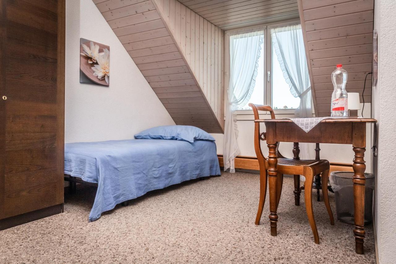 Mybednbreakfast In Bottmingen Panzió Kültér fotó