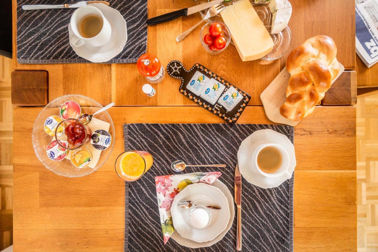 Mybednbreakfast In Bottmingen Panzió Kültér fotó